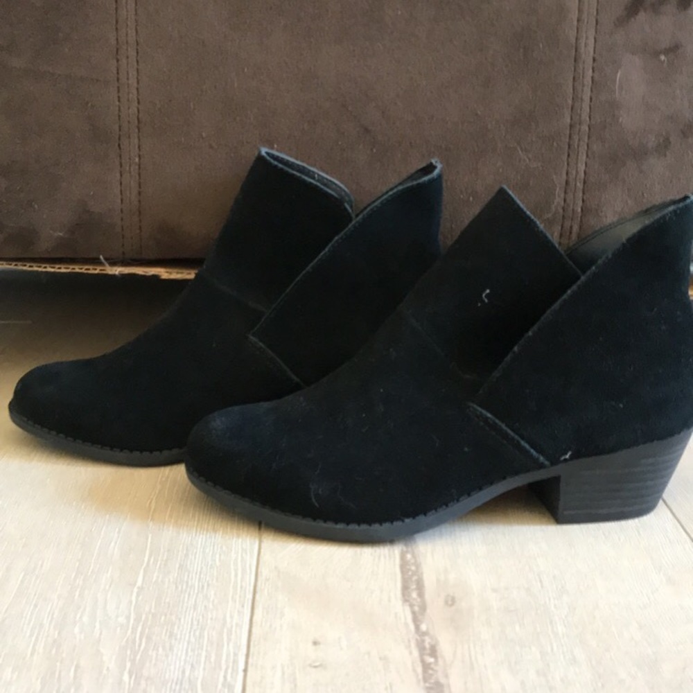 black booties
